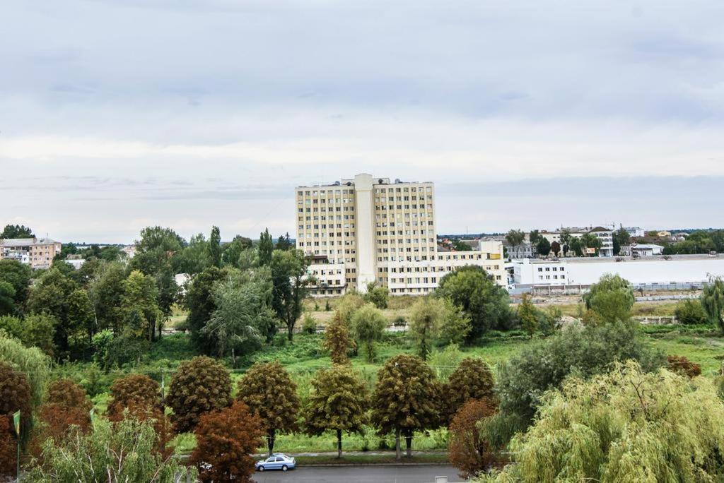 Луцьк Готель Світязь Lutsʼk Extérieur photo
