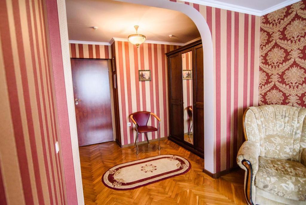 Луцьк Готель Світязь Lutsʼk Extérieur photo